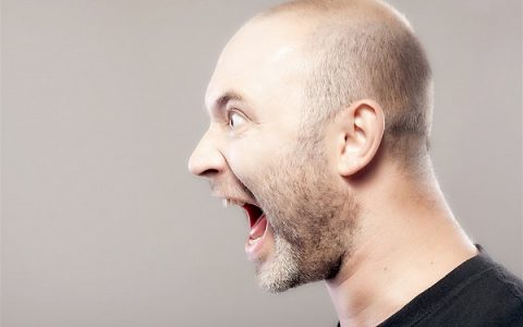 “7秒35公里”为何有人一本正经的编瞎话你就愿意信?