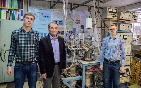 科学家们“教”氢穿过金属表面氧化层