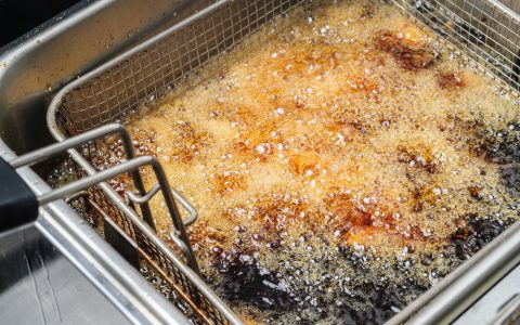 食用油时间长了为什么会产生难闻的哈喇味?