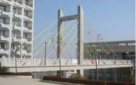 比钢筋水泥还要坚固?看碳纤维增强复合材料在土木工程领域新趋势【荐书】