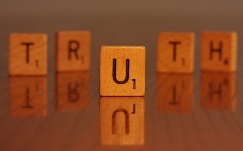 利益面前 两位科学家截然不同的举动