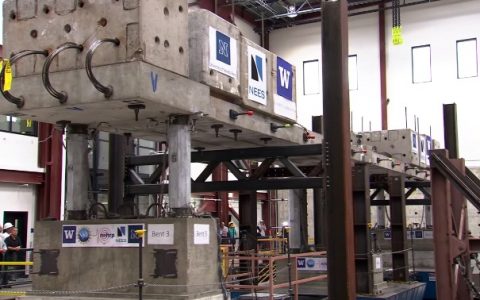 新型柔性材料撑起抗震大桥